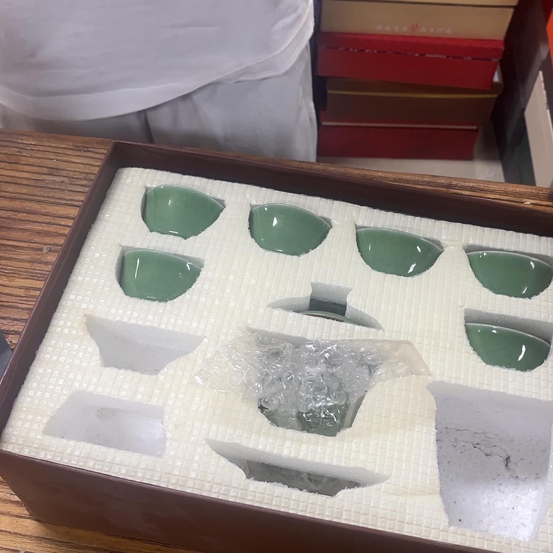 孤品茶具套装等。       