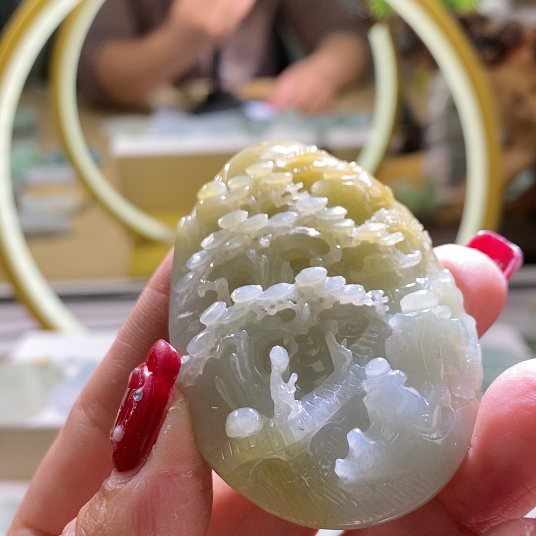 【闪购商品】翡翠颈饰未镶嵌山水