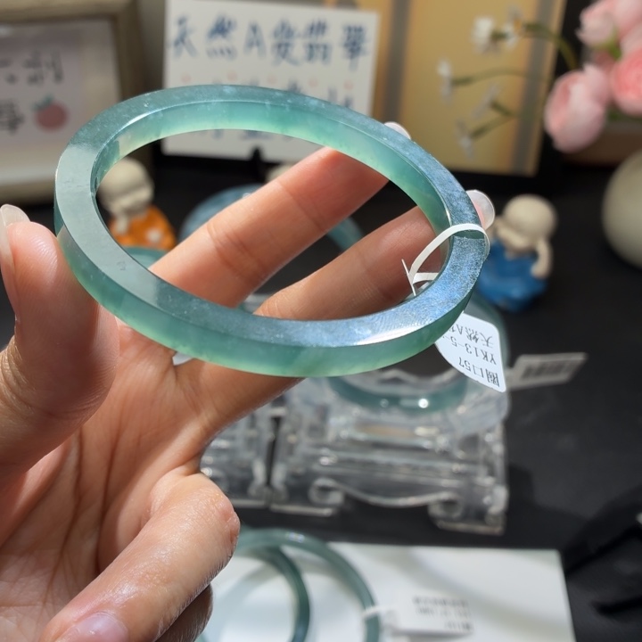 翡翠未镶嵌手镯冰绿方条