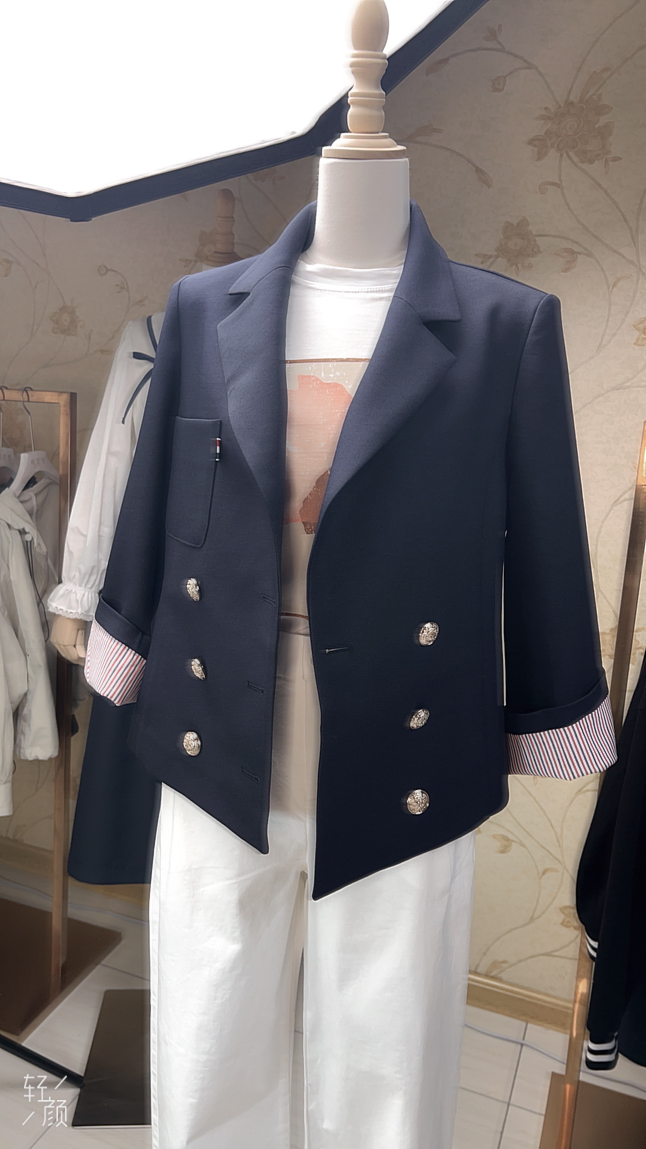 《海津洋》韩国夏款双排西服时尚百搭女装清货不支持