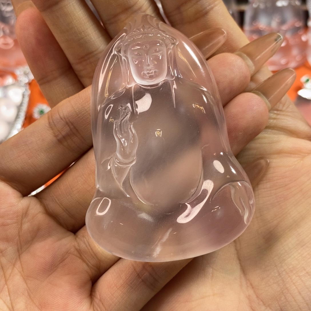 石英质玉黑钢观音未镶嵌向*走