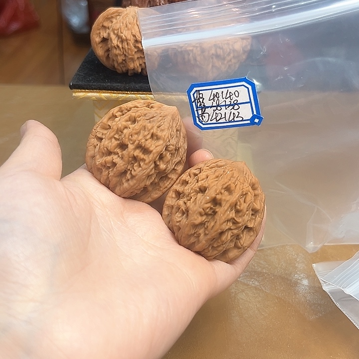 把件文玩核桃麦穗虎头