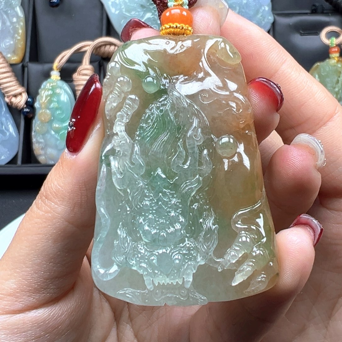 翡翠颈饰未镶嵌a*儿龙