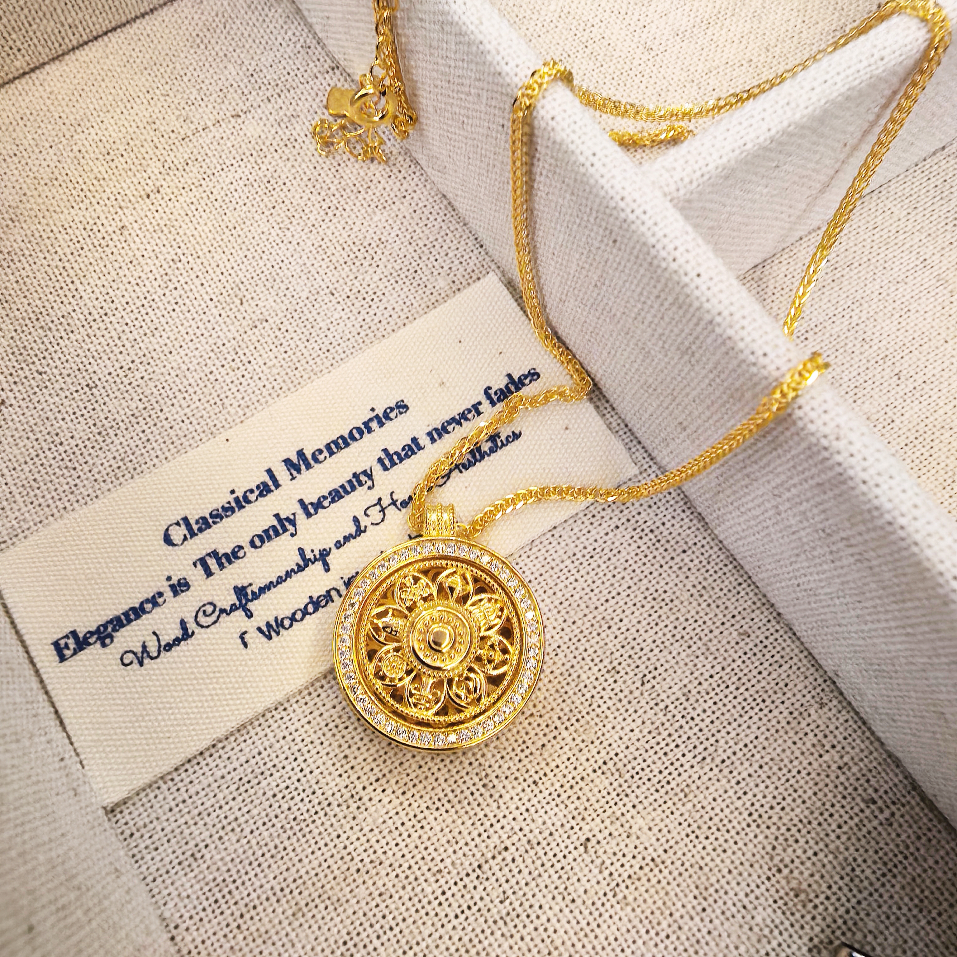 吊坠925银合成锆石 精工时尚百搭金色可旋转八宝罗盘银项链约18mm