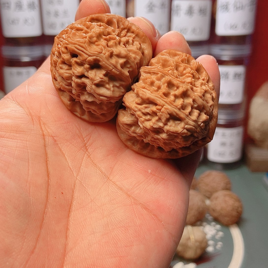 文玩核桃把件44三角白