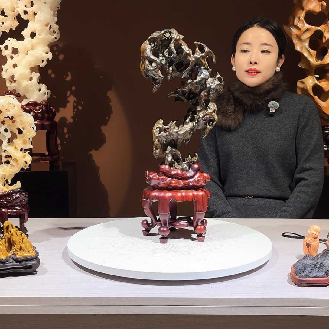 星**海太湖石摆件，高52宽22