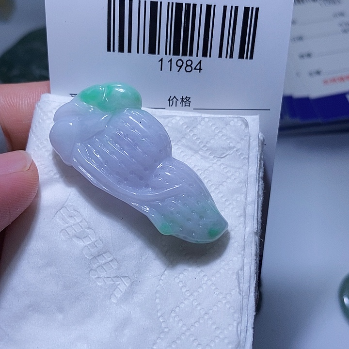 翡翠未镶嵌颈饰一