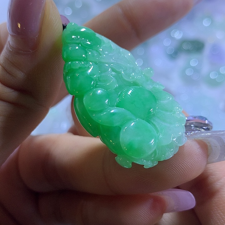 翡翠未镶嵌颈饰天然翡翠A货吊坠