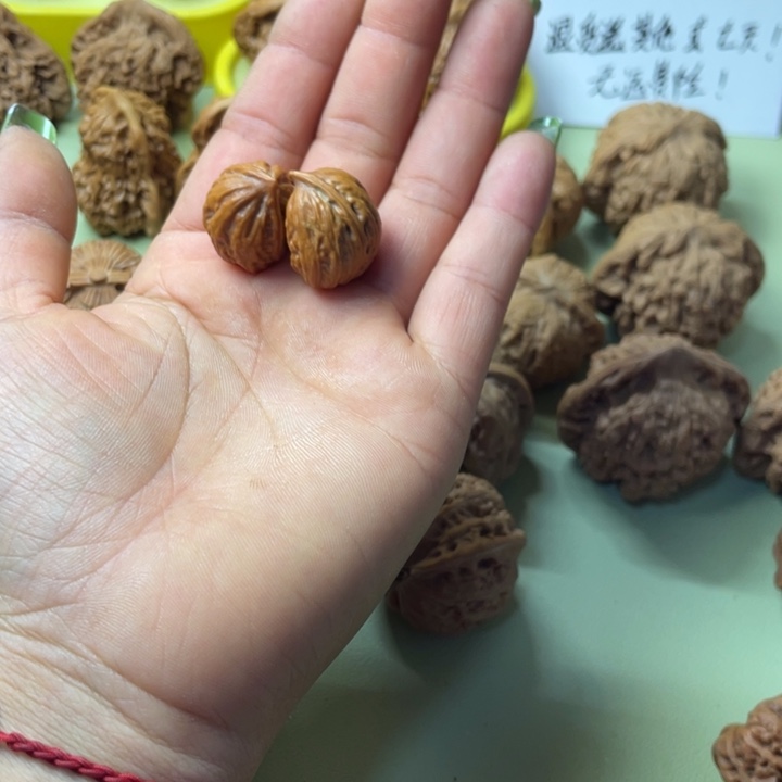 九***月手把件雕刻核桃手捻半壁