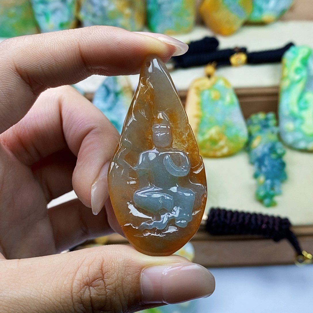 颈饰未镶嵌翡翠翡翠