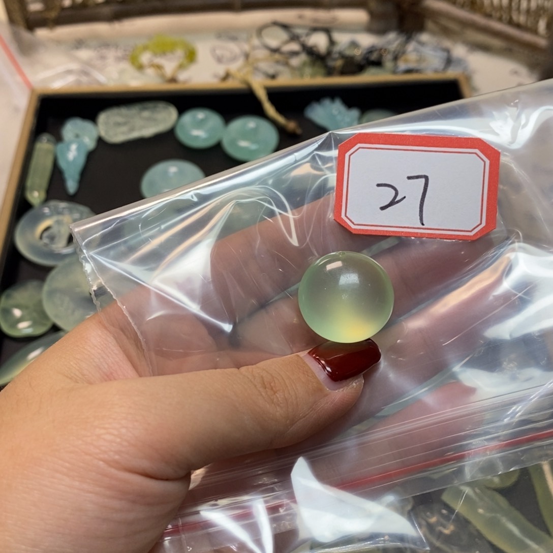 岫玉颈饰未镶嵌我***的