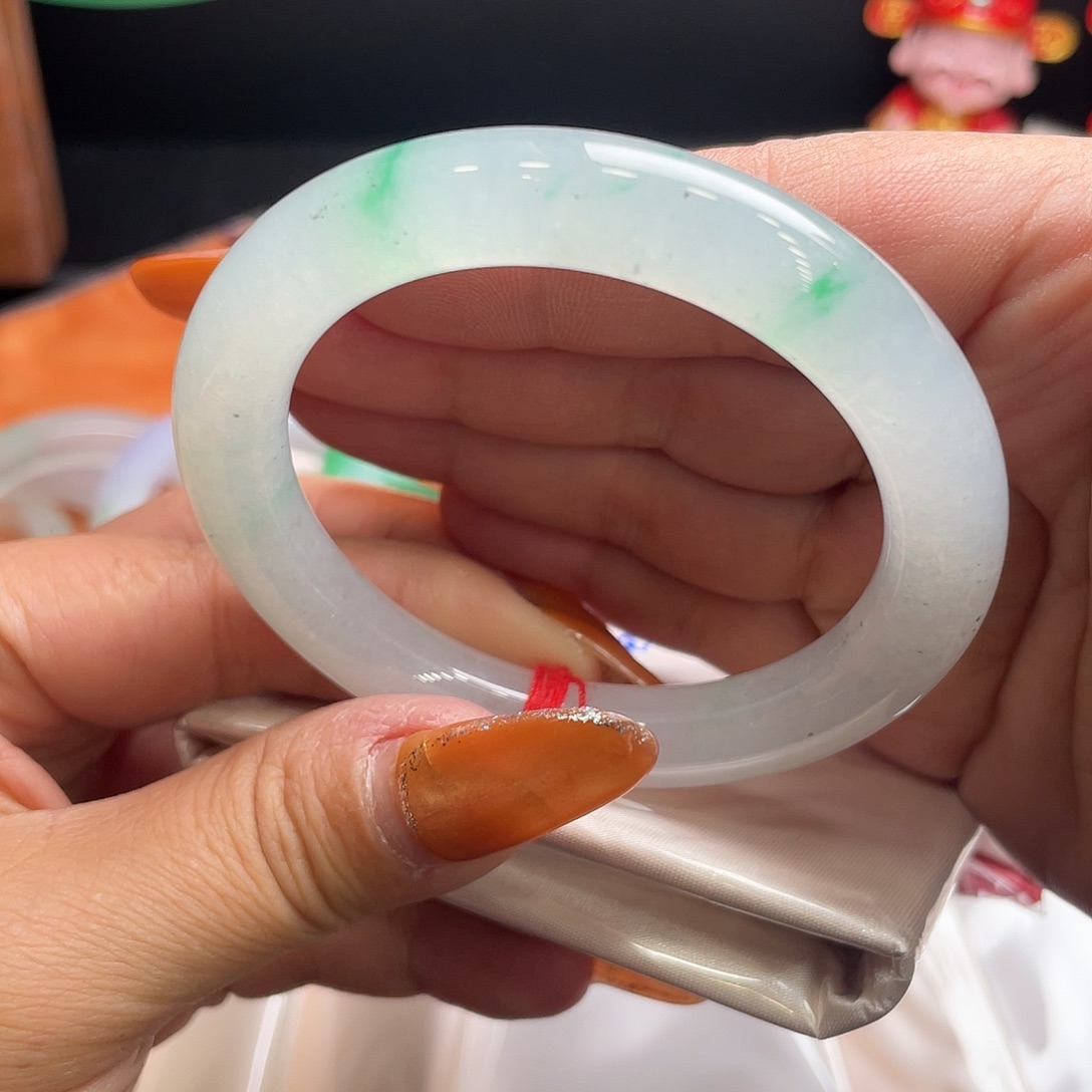 翡翠未镶嵌手镯53.6圆条