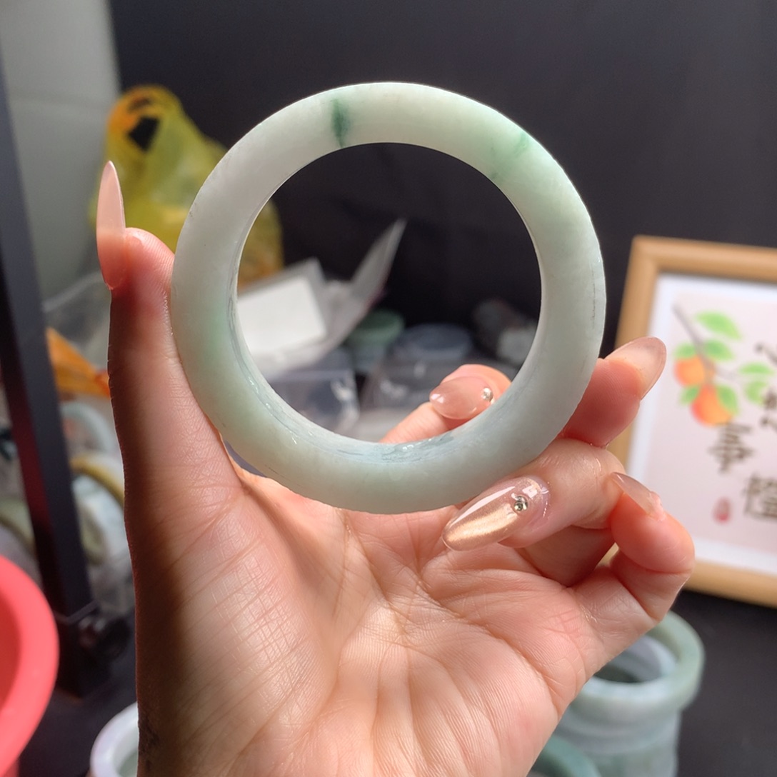 未镶嵌手镯定制翡翠