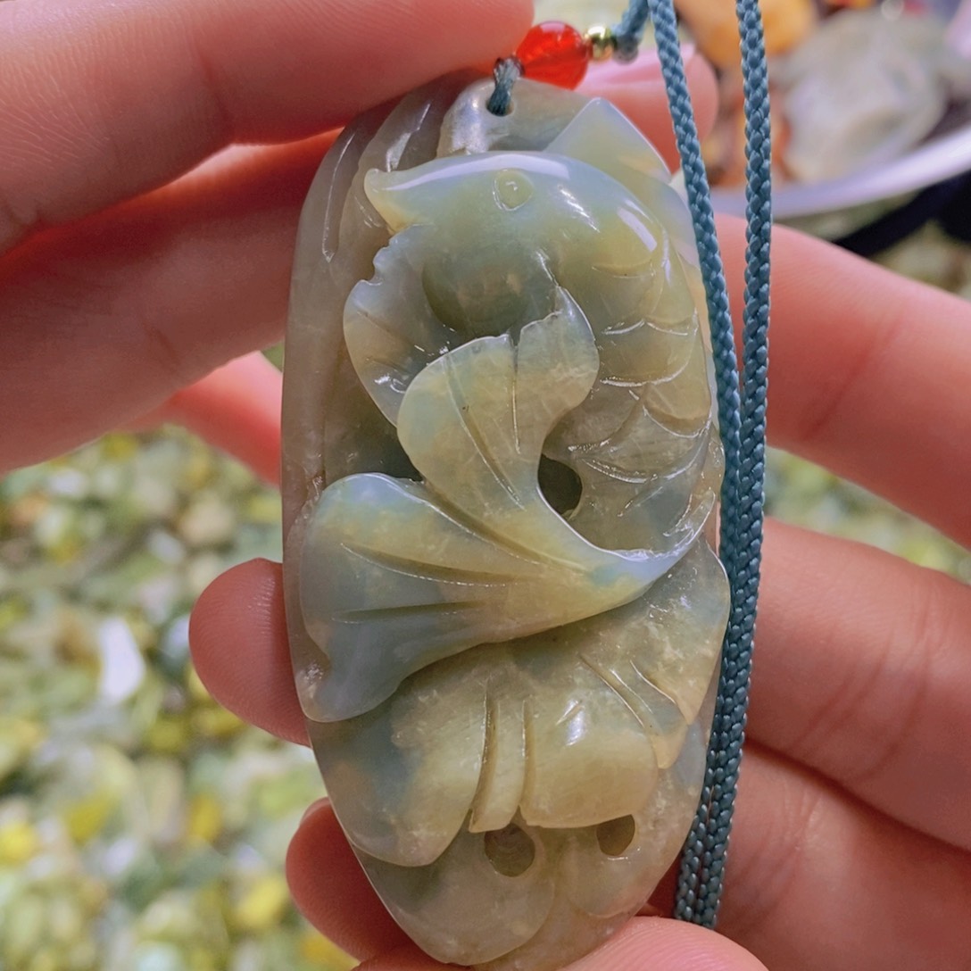 蛇纹石玉吊坠未镶嵌