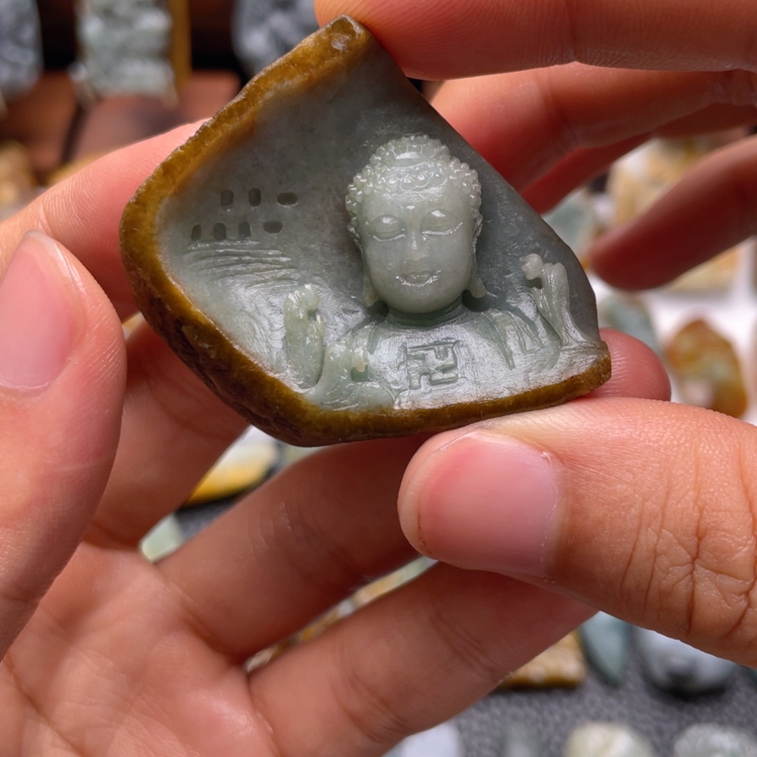 定制翡翠未镶嵌翡翠