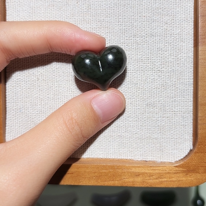 和田玉未镶嵌车挂微瑕福利不退不换