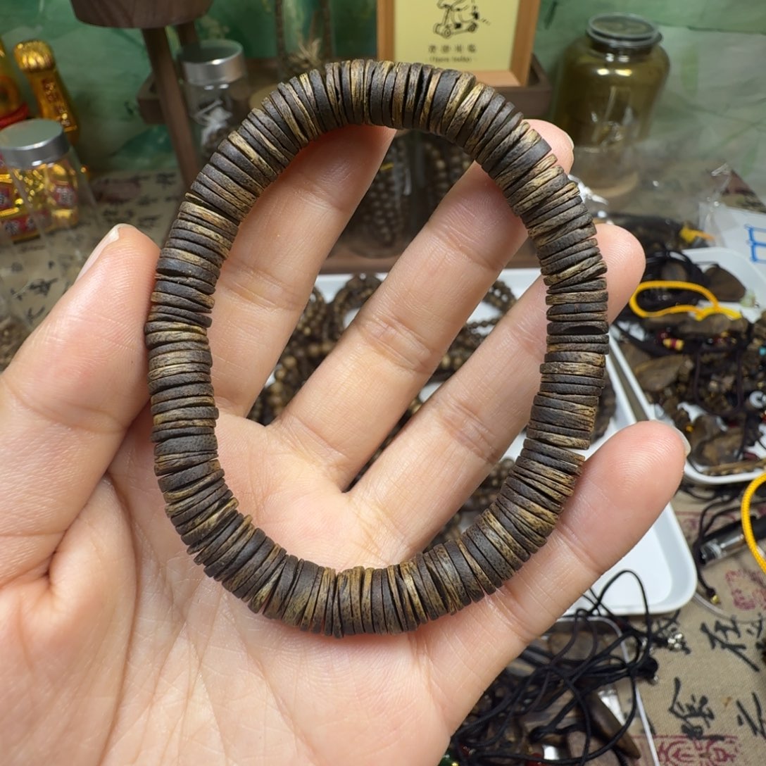 沉香碎屑沉香卡8沉水片片珠