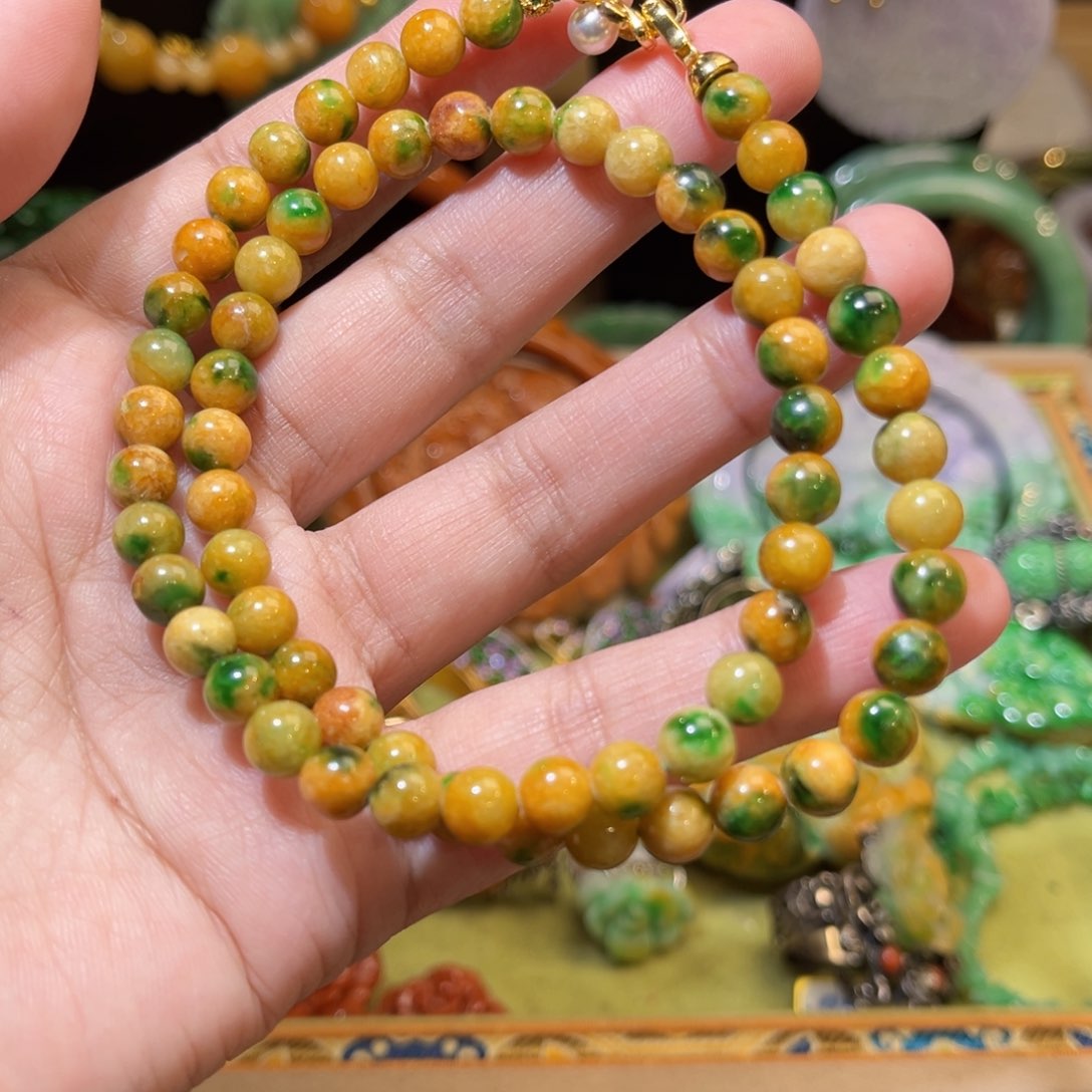 翡翠未镶嵌颈饰待编织