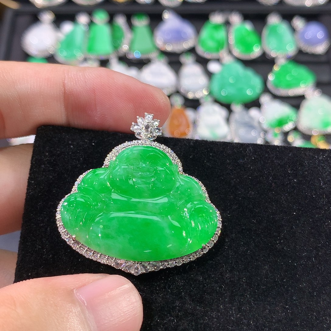 翡翠18K金镶嵌颈饰