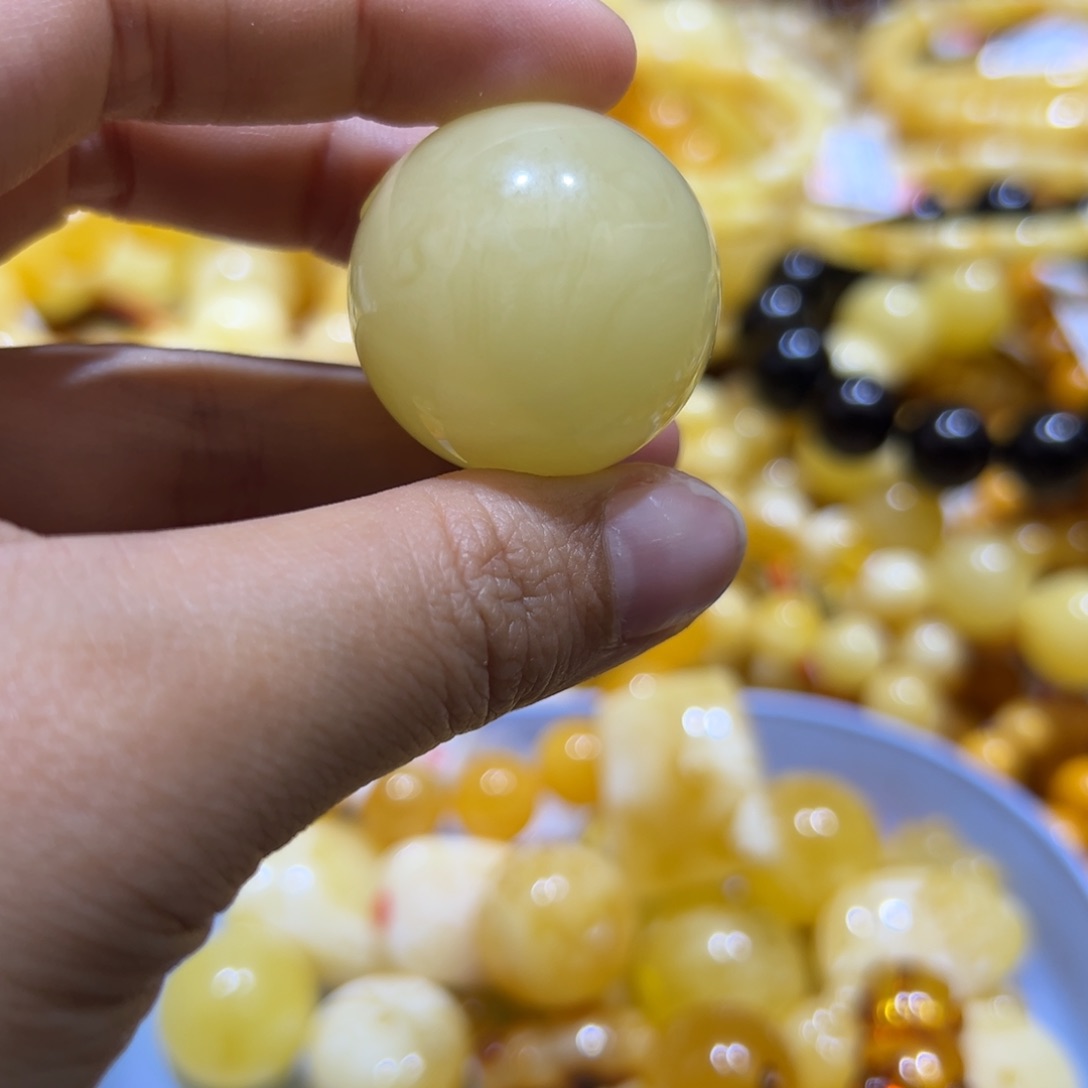 琥珀珠宝奇石未镶嵌