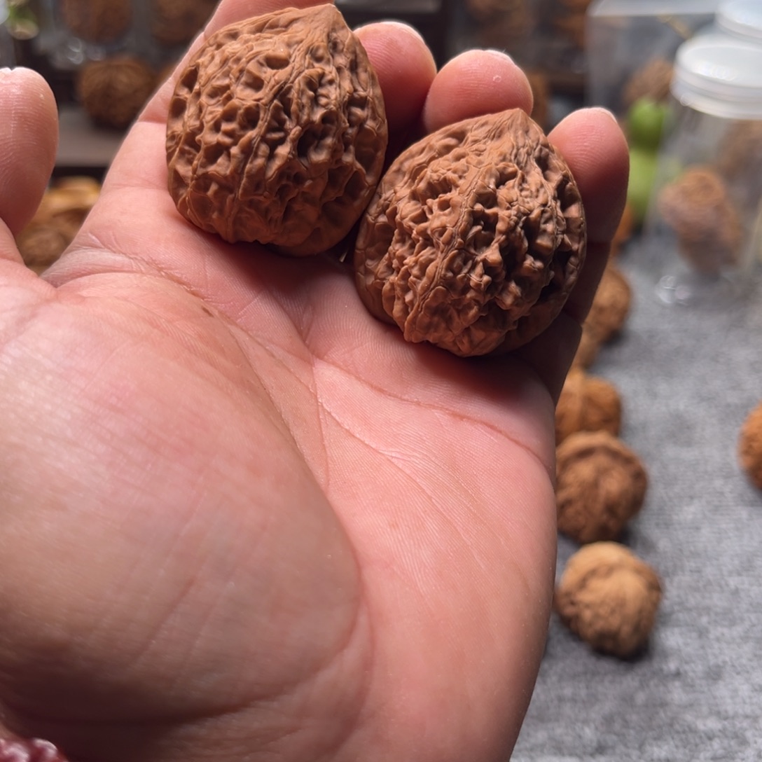 把件文玩核桃牡丹纹