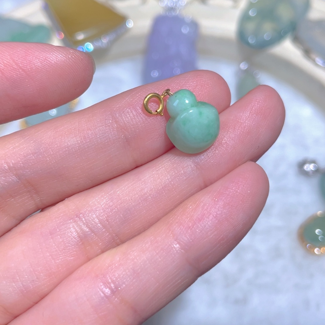 翡翠颈饰18K金镶嵌翡翠