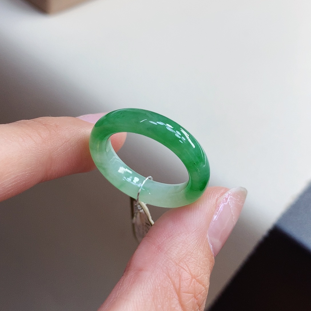翡翠戒指未镶嵌17-18号