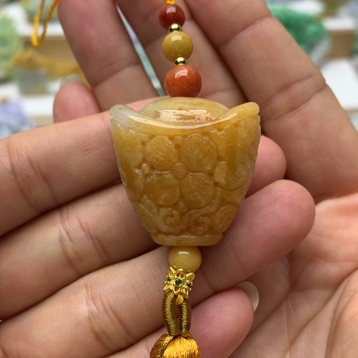 翡翠颈饰未镶嵌翡翠