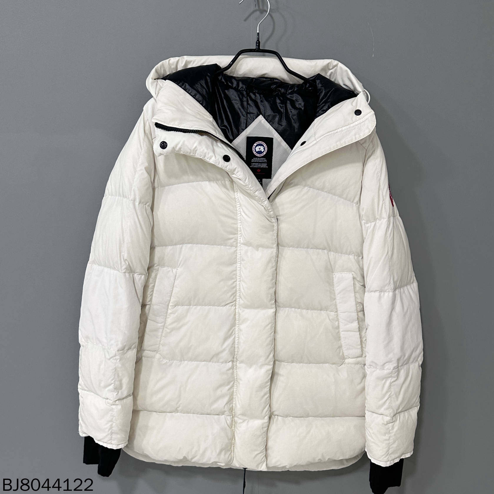 99新 CANADA GOOSE alliston系列徽标排骨羽绒服 /M码/44122
