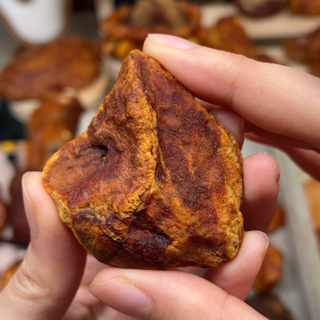 未镶嵌琥珀珠宝奇石