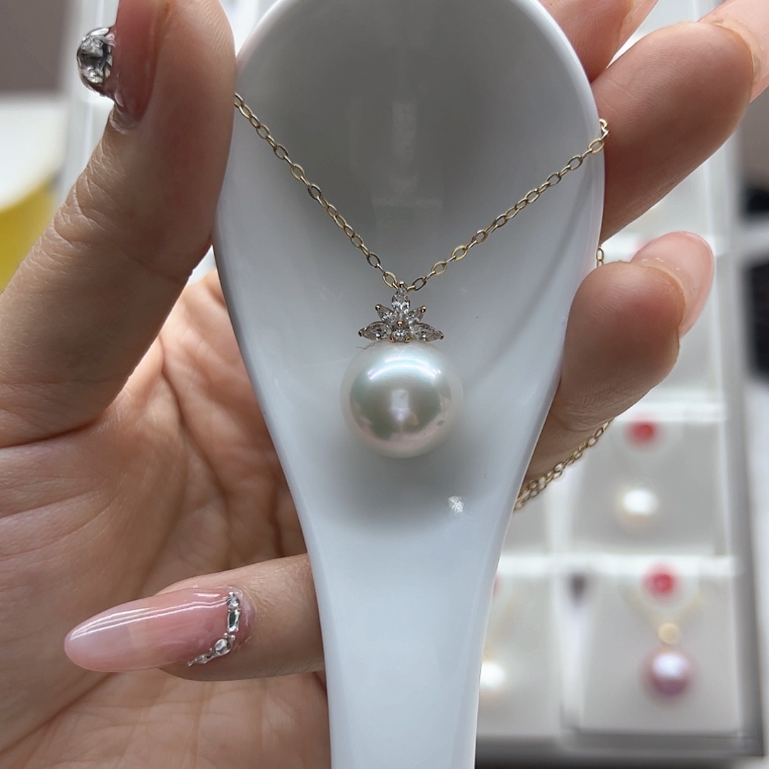 淡水珍珠颈饰18K金镶嵌