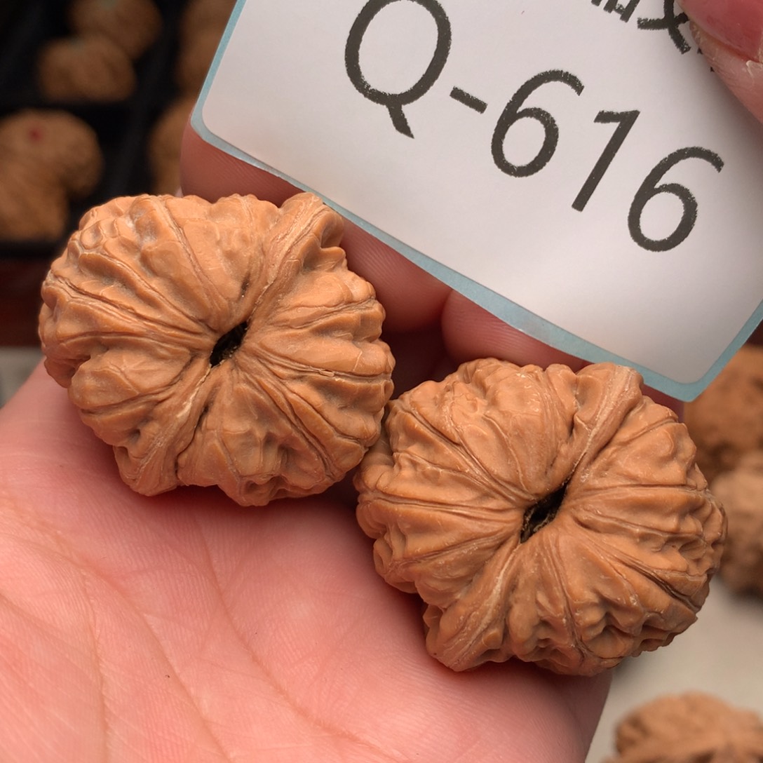 文玩核桃把件39元宝………