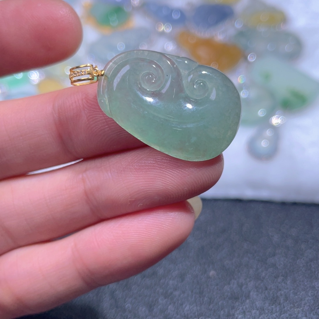 颈饰18K金镶嵌翡翠翡翠