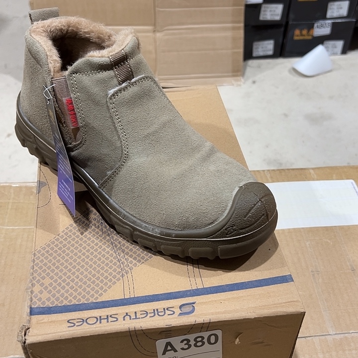 编码380号。棉40码防砸防刺劳保鞋。