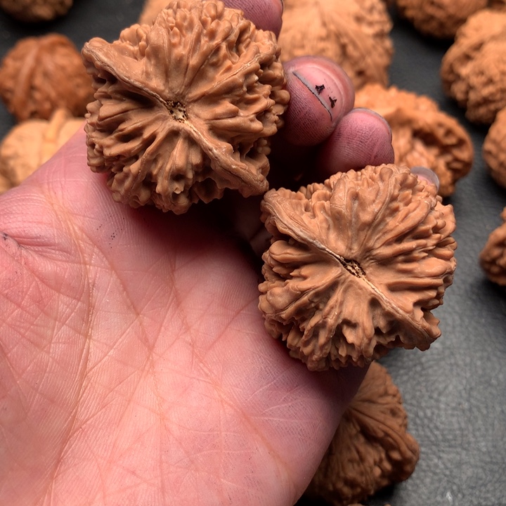 文玩核桃吊坠肥*子狮子头