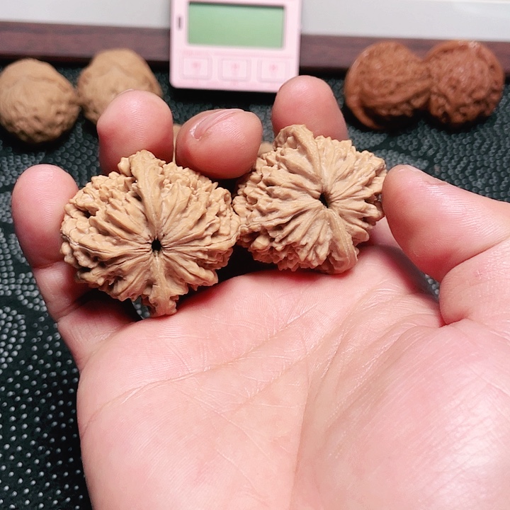 文玩核桃吊坠驾*胡皇冠