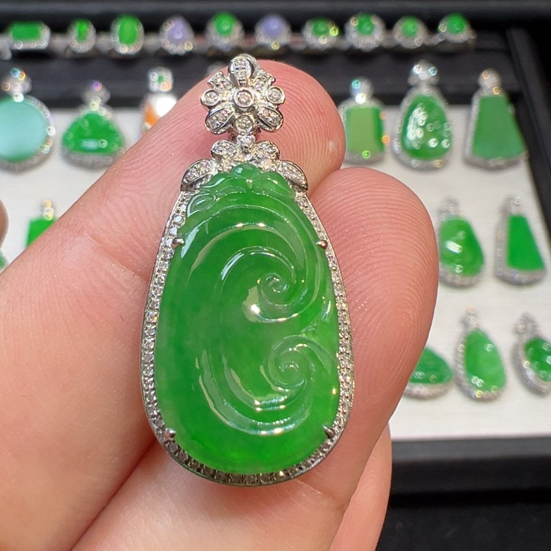 翡翠颈饰18K金镶嵌收货48小时鉴赏期