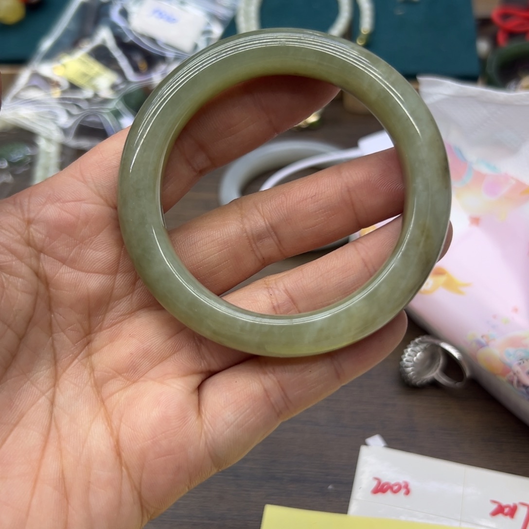 和田玉未镶嵌手镯55圈围1936微瑕