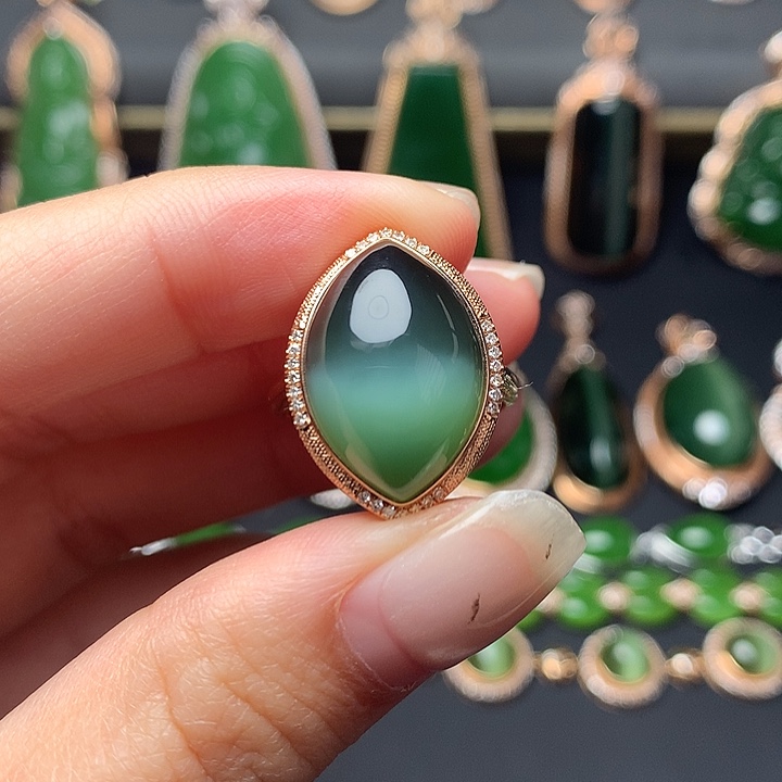 和田玉18K金镶嵌戒指