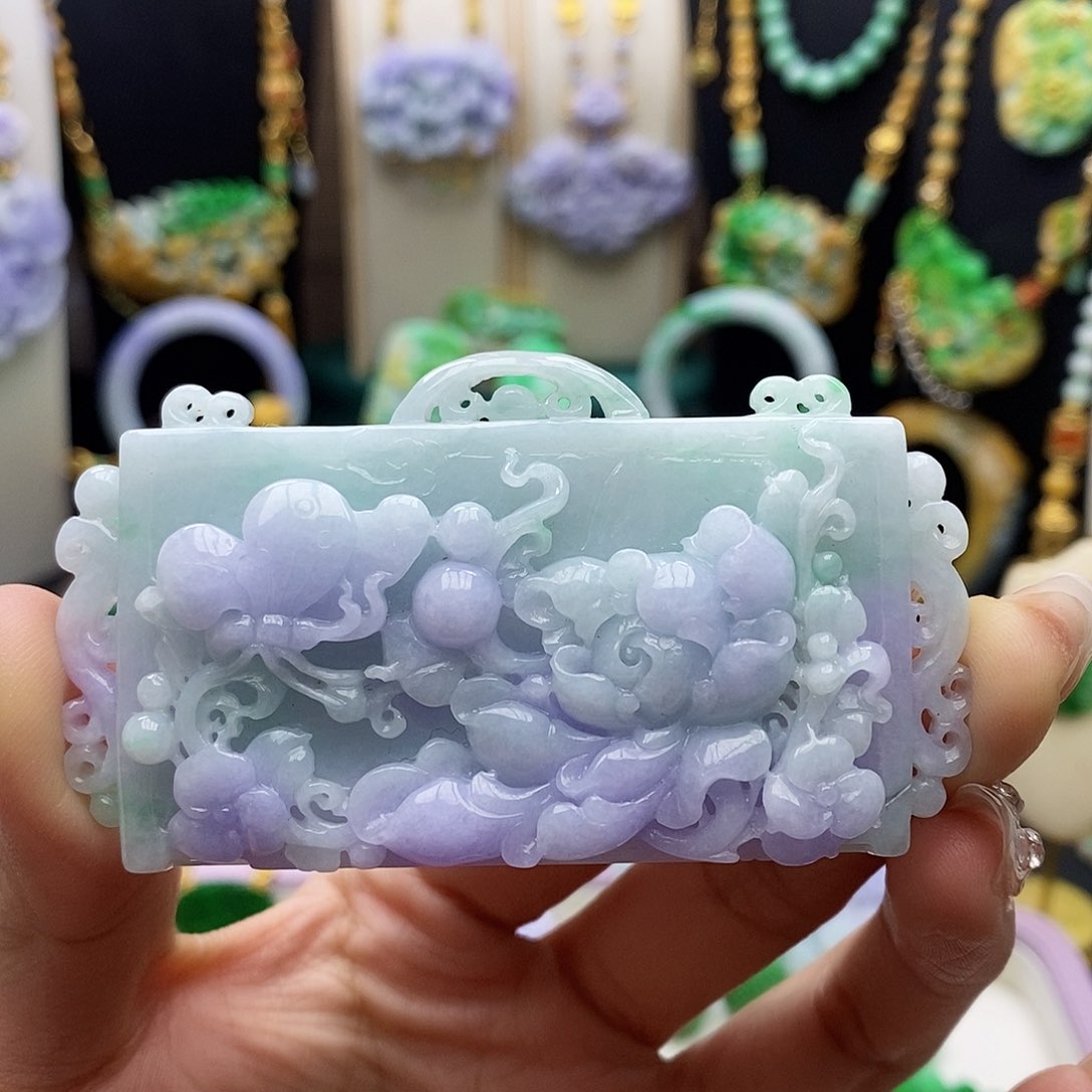 翡翠颈饰未镶嵌天然