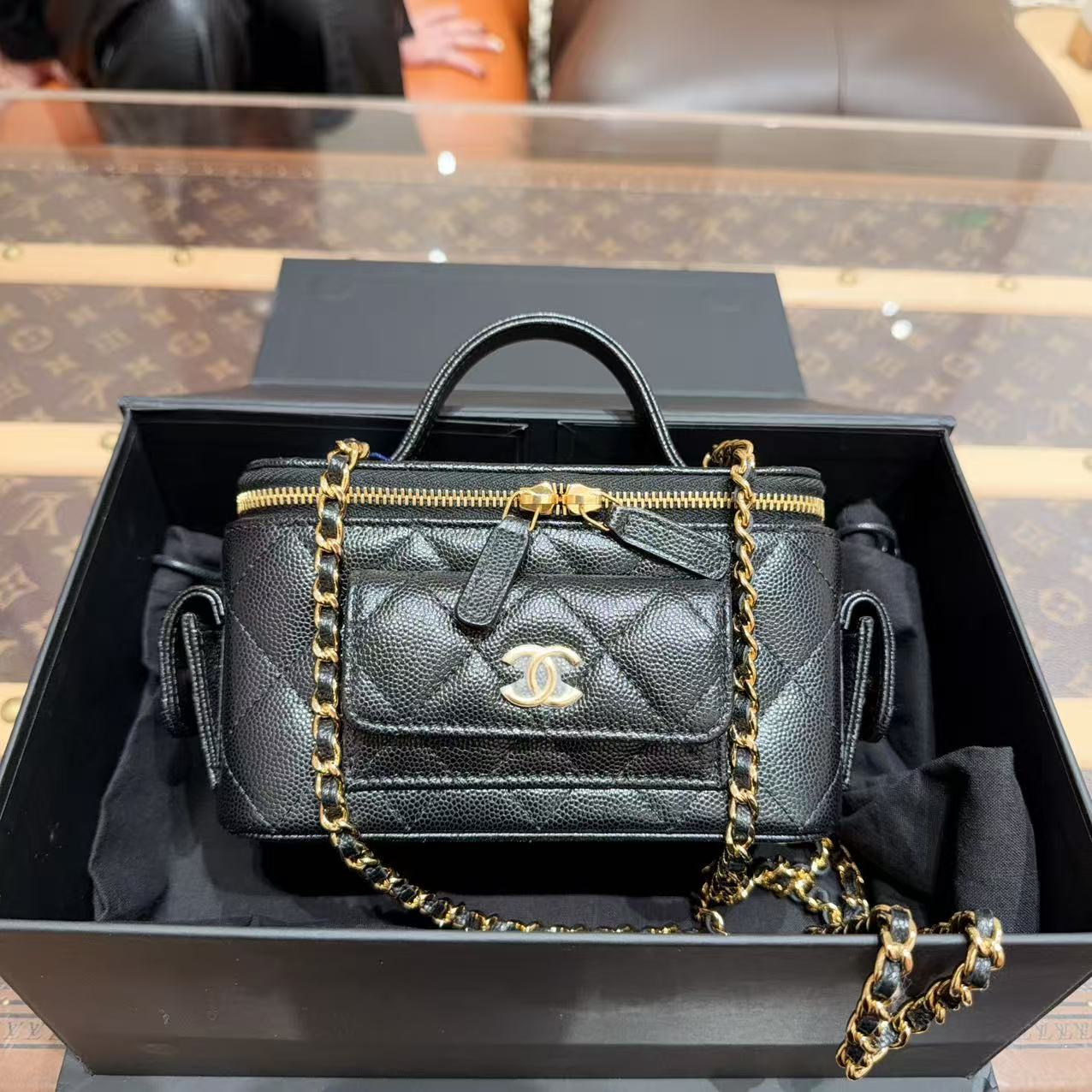 99新 Chanel/香奈儿 Chanel  23B Cargo 黑金荔枝牛皮口袋盒子包
