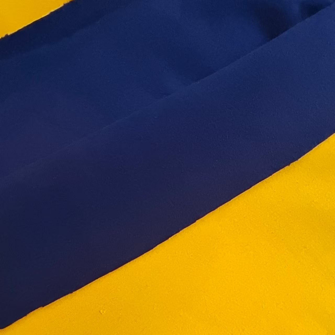 雾霾蓝/亮黄色精品奥绒自发热面料柔软亲肤透气性好有弹力