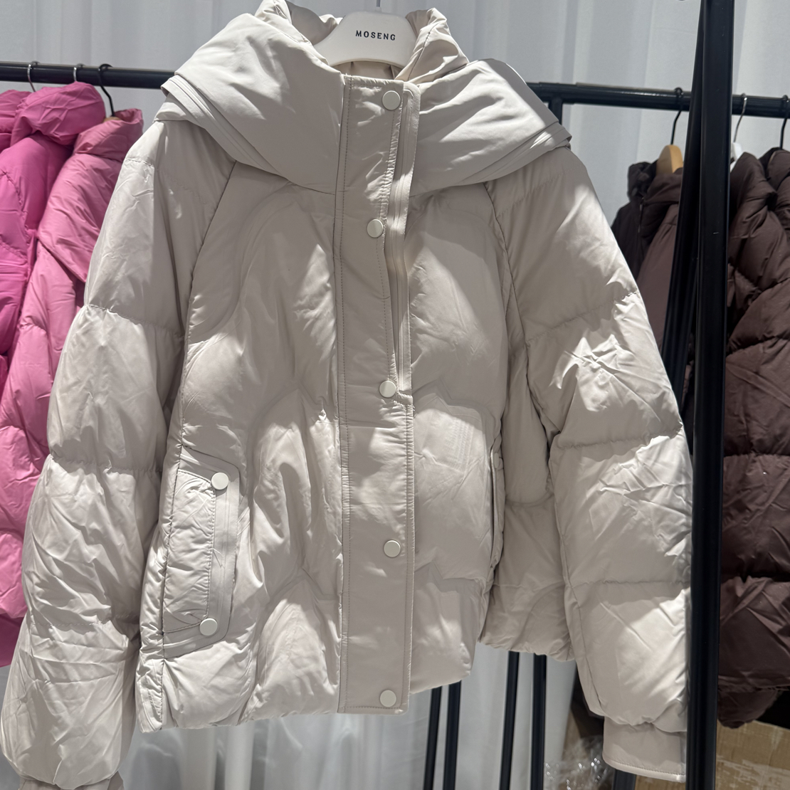 新款短款羽绒服时尚