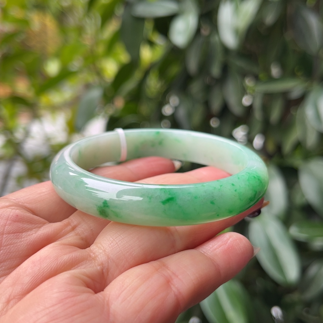 翡翠未镶嵌手镯56.5正圈