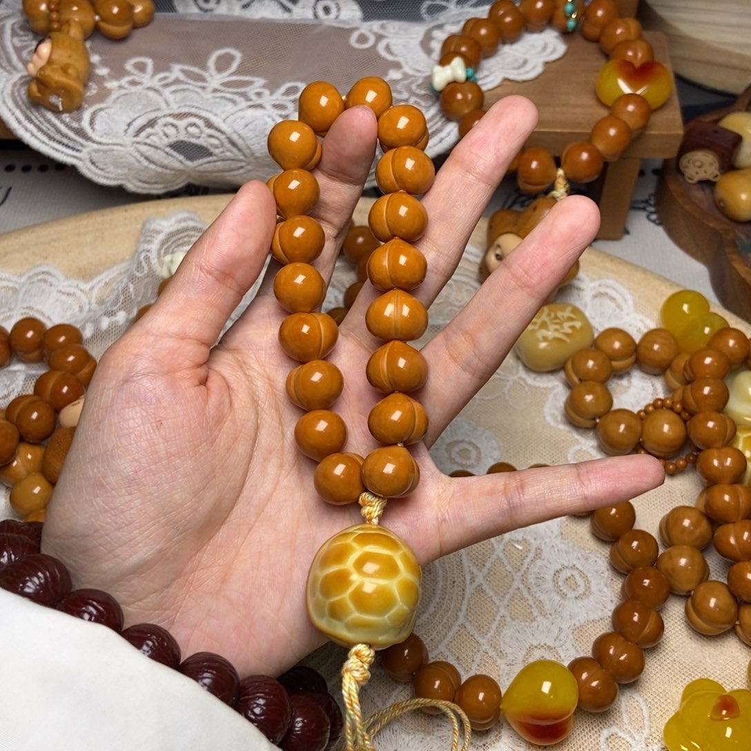 吊坠猴头核桃屁桃玻璃底卡14