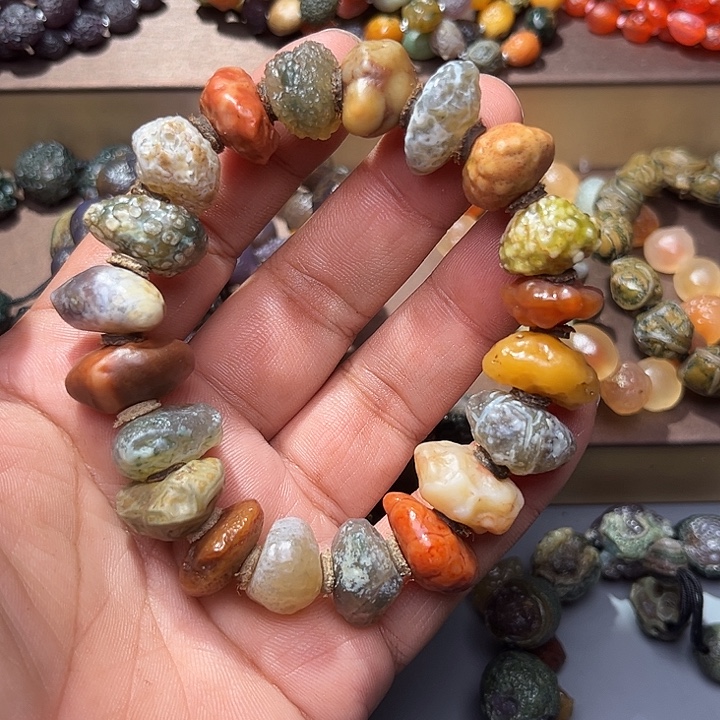 阿拉善彩玛瑙手串