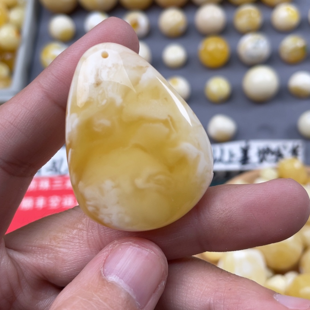 蜜蜡珠宝奇石未镶嵌