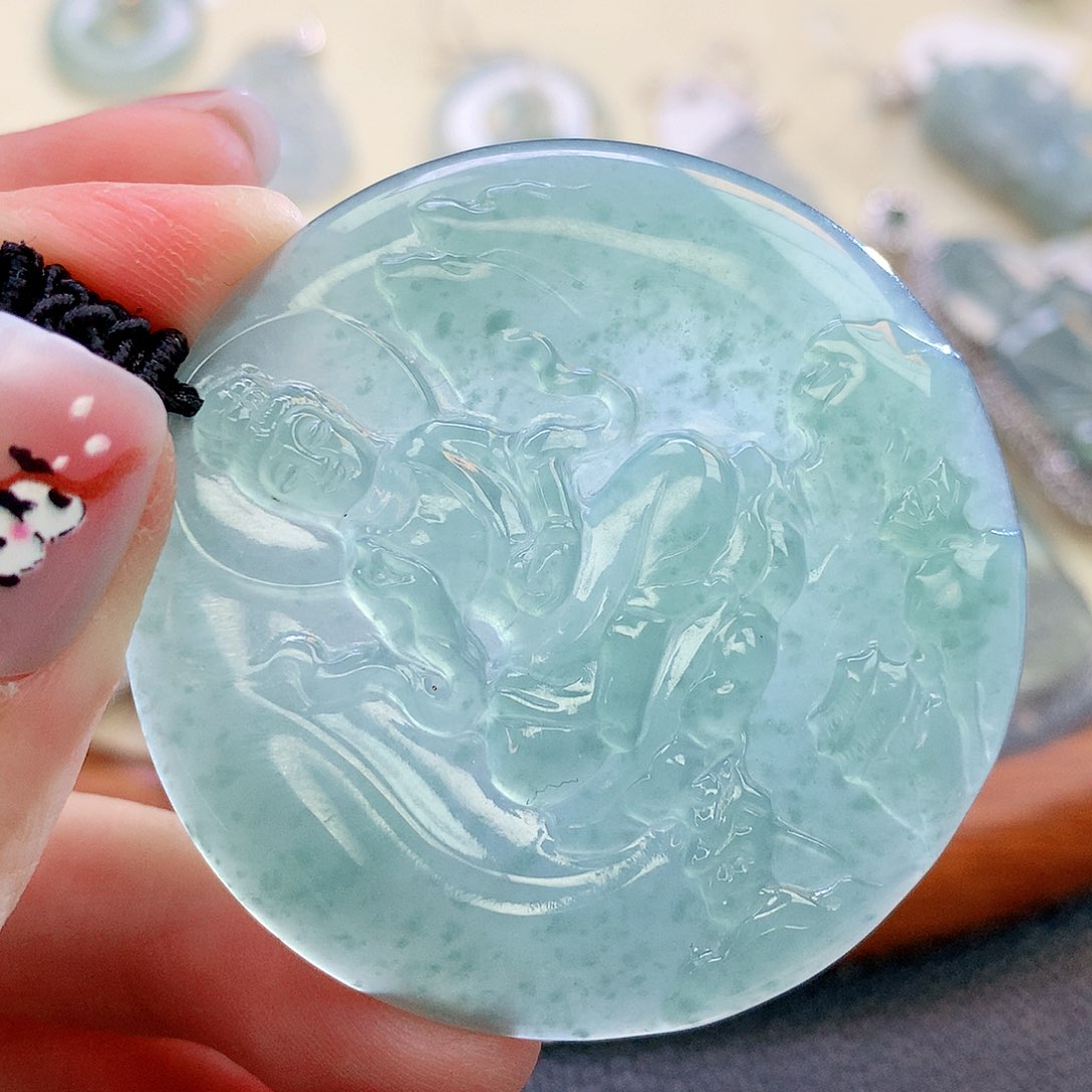 翡翠颈饰未镶嵌翡翠