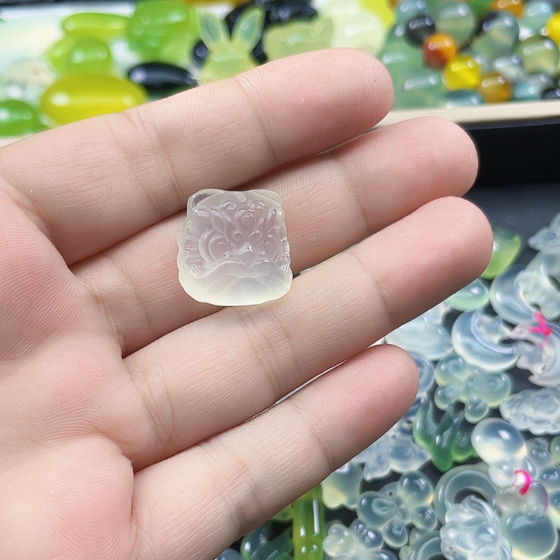 浅****岫玉未镶嵌吊坠(不含链)