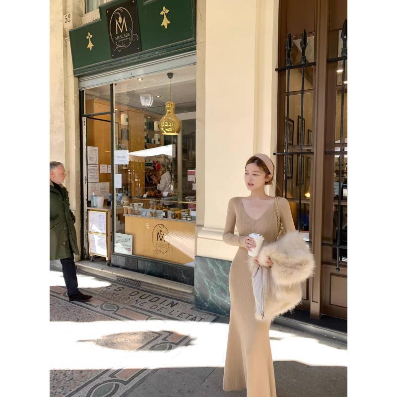 Madofit麻豆/1358 半岛黄昏_冬季内搭伴侣 V领鱼尾针织裙